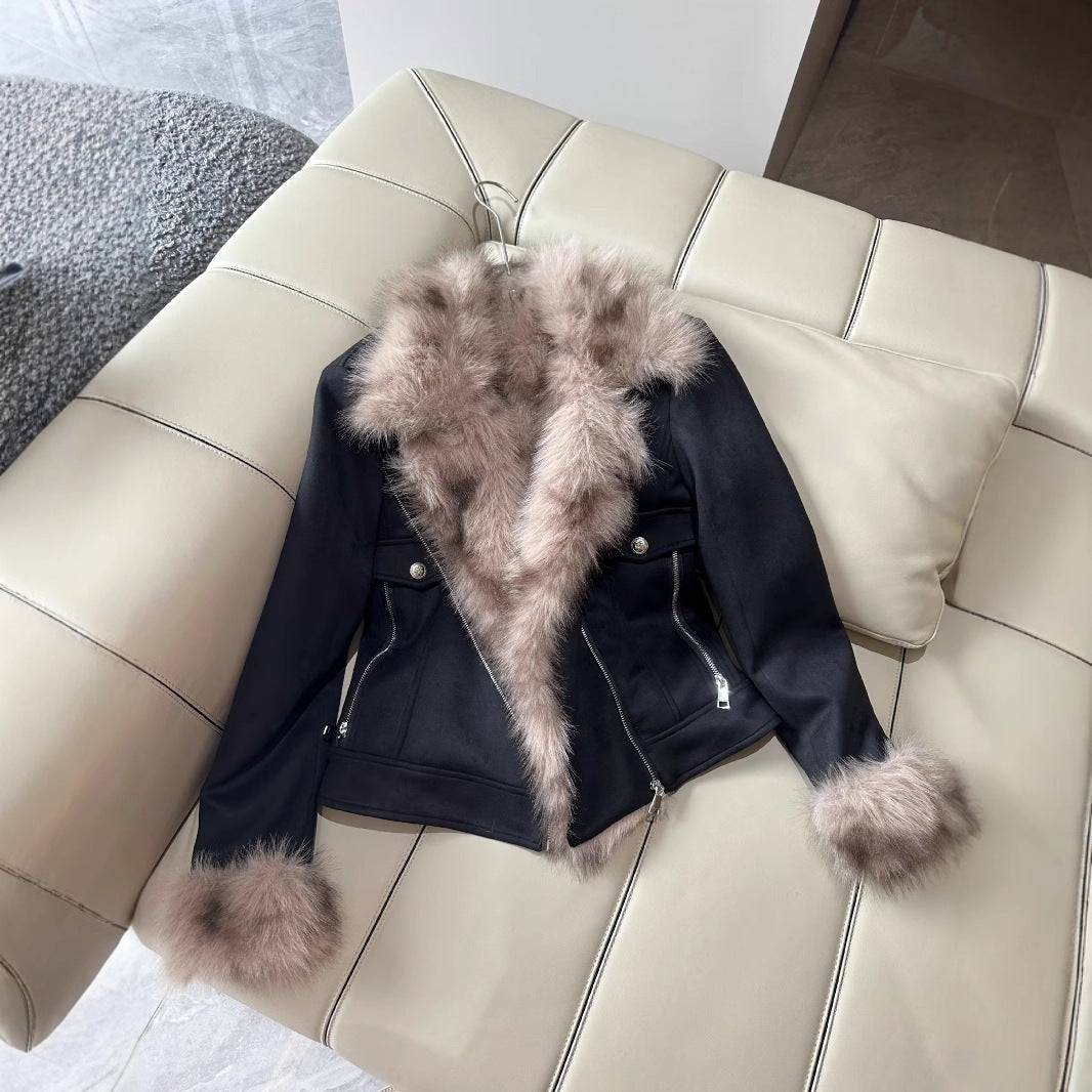 Cassies „Arctic Chic Jacket“ – elegante Winterjacke mit Kunstfell