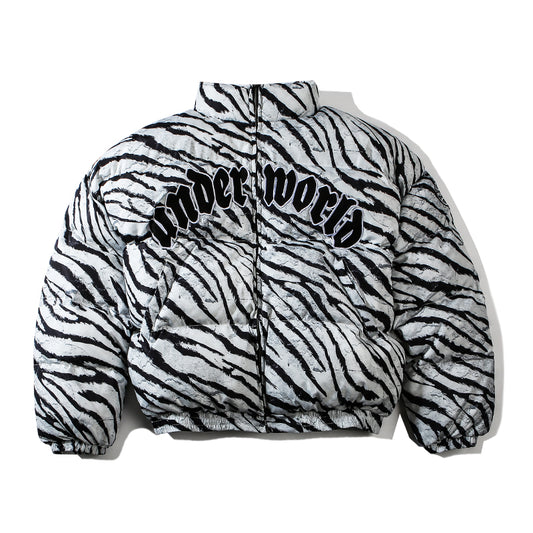 Cassies „Underworld Puffer“ – auffällige Streetwear-Winterjacke