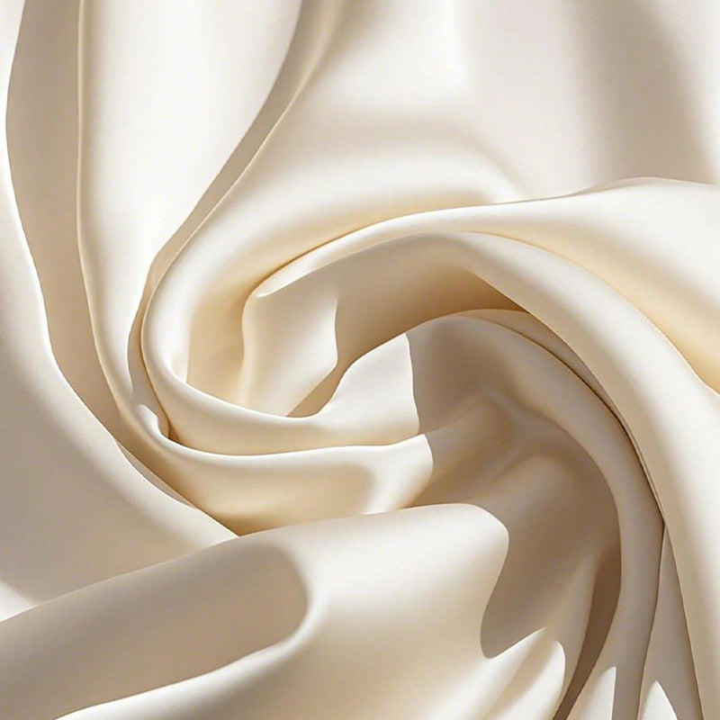 Cassies “Golden Hour” – Jumpsuit mit Gürtelakzent