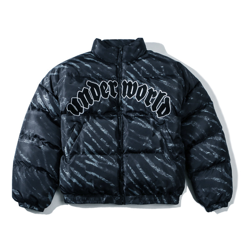 Cassies „Underworld Puffer“ – auffällige Streetwear-Winterjacke