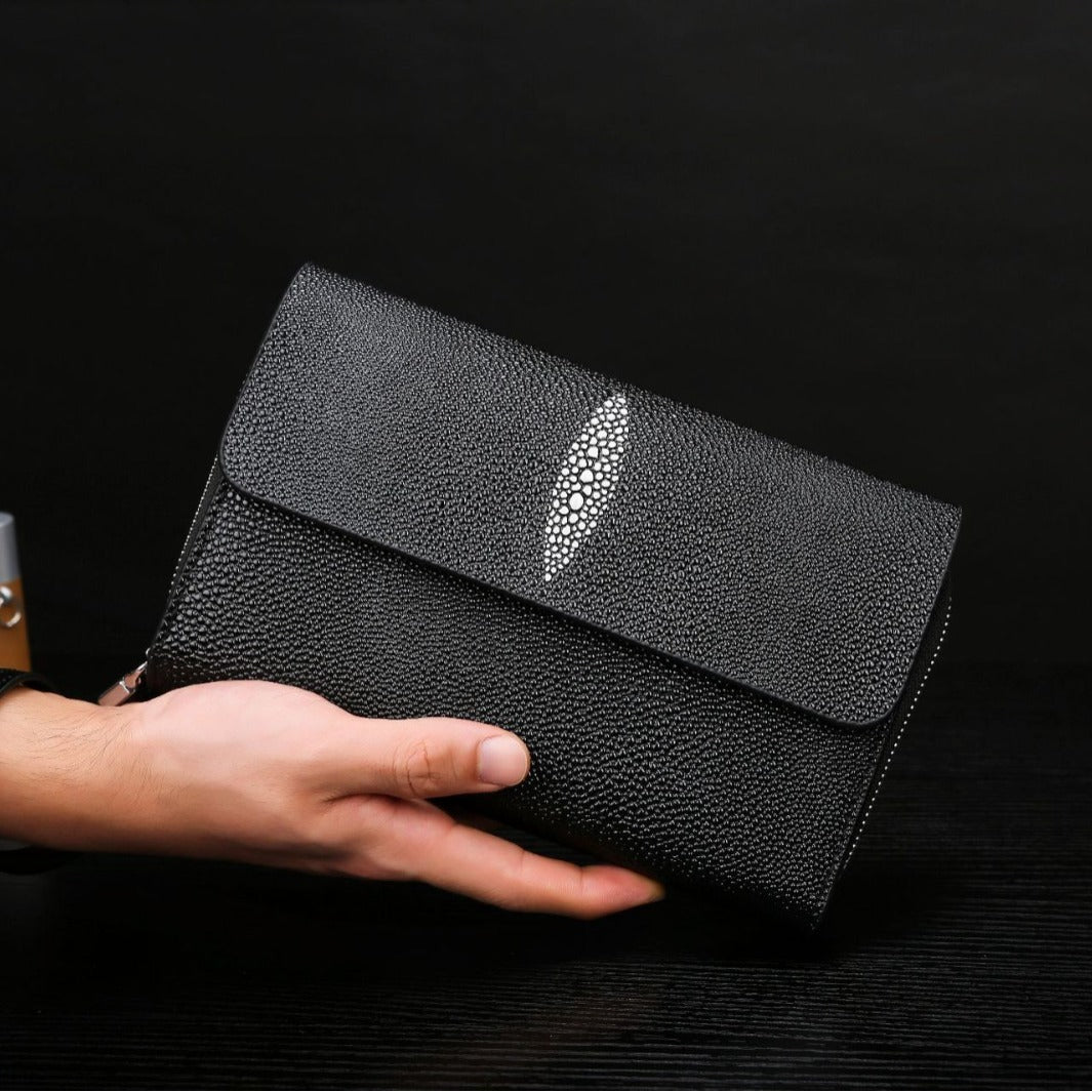 Cassies “Croc Luxe” – Premium Herren-Clutch aus geprägtem Leder