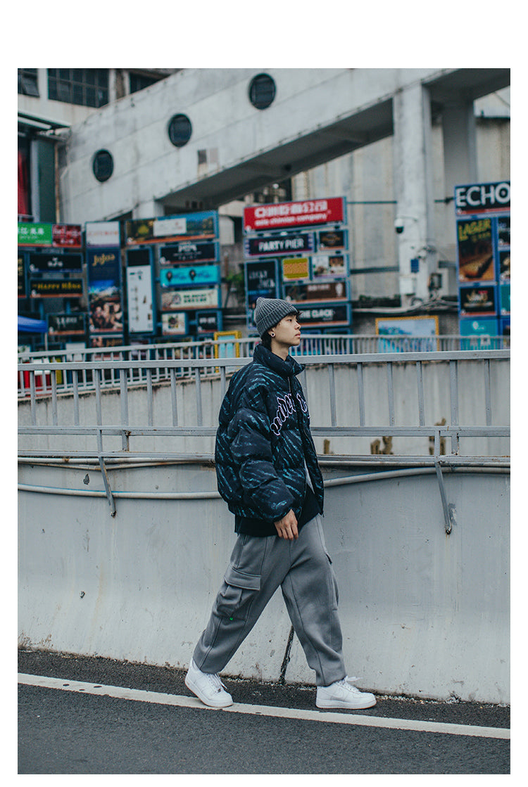 Cassies „Underworld Puffer“ – auffällige Streetwear-Winterjacke