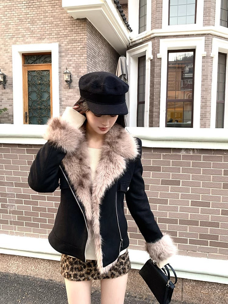 Cassies „Arctic Chic Jacket“ – elegante Winterjacke mit Kunstfell