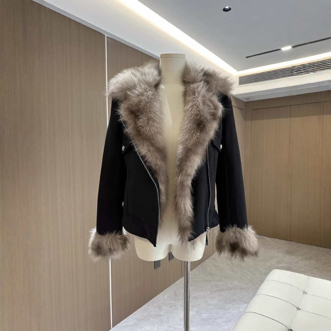 Cassies „Arctic Chic Jacket“ – elegante Winterjacke mit Kunstfell