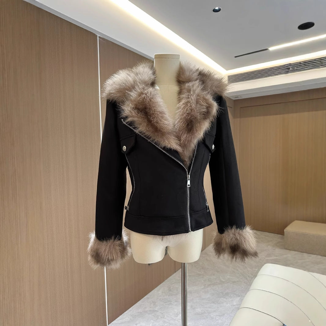 Cassies „Arctic Chic Jacket“ – elegante Winterjacke mit Kunstfell